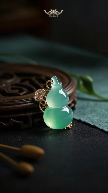 Chinese jade carving gourd, symbol of good luck, wealth and longevity
